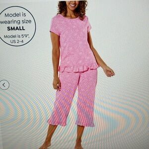 Lacey Chabert 2-piece ruffle sleep set NWT. size medium.